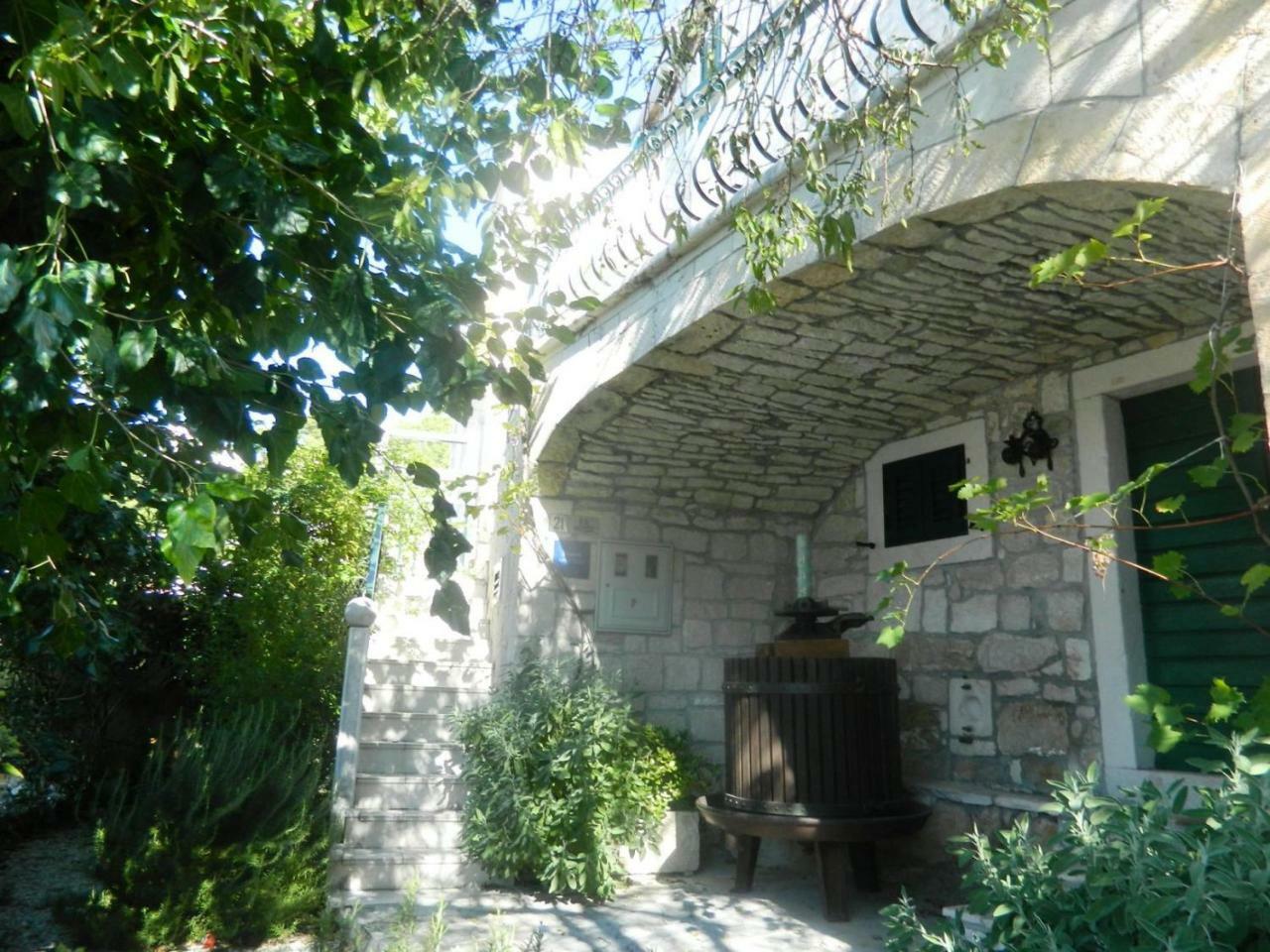 Villa Nikola Brela Exterior photo