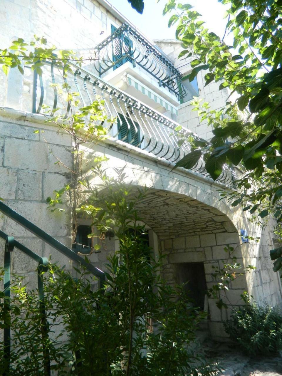 Villa Nikola Brela Exterior photo